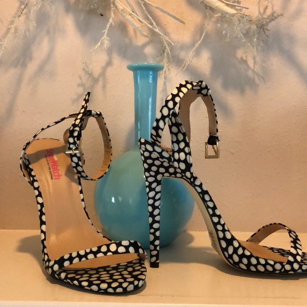 Black and white polka dotted heels ❤️❤️❤️